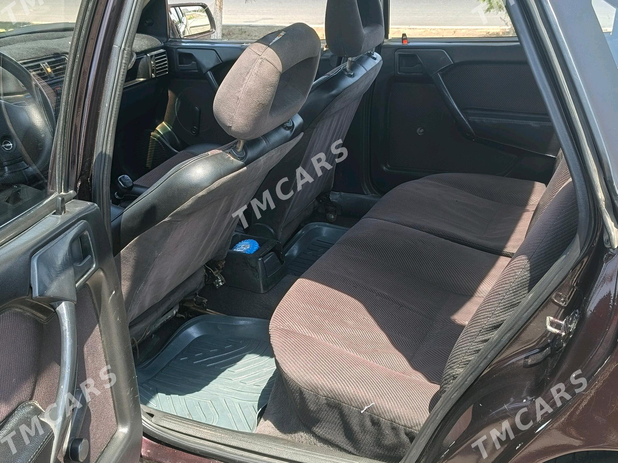 Opel Vectra 1992 - 30 000 TMT - Mary - img 2