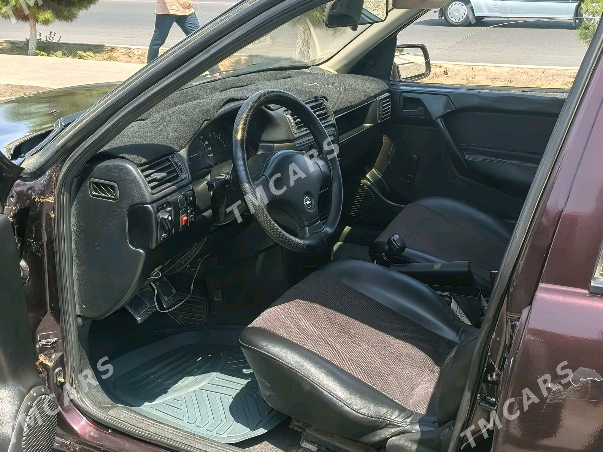 Opel Vectra 1992 - 30 000 TMT - Mary - img 3