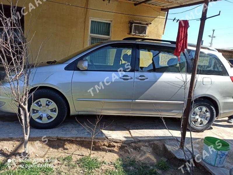 Toyota Sienna 2004 - 195 000 TMT - Babadaýhan - img 2