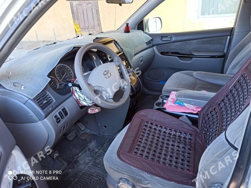 Toyota Sienna 2004 - 195 000 TMT - Babadaýhan - img 3