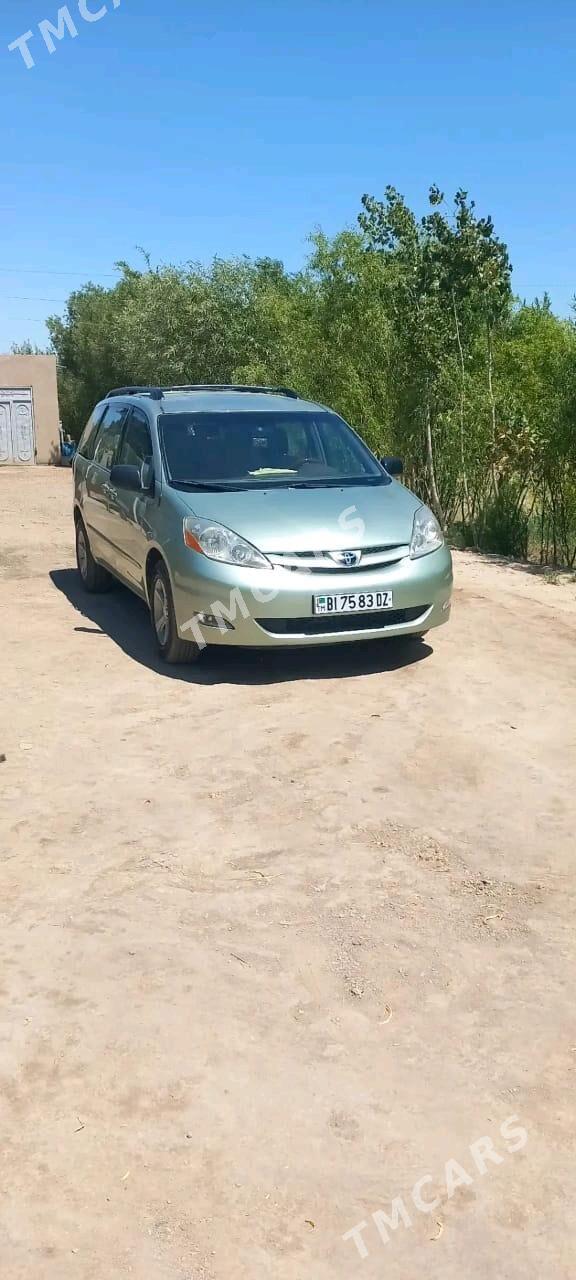 Toyota Sienna 2009 - 240 000 TMT - Türkmenbaşy etr. - img 7