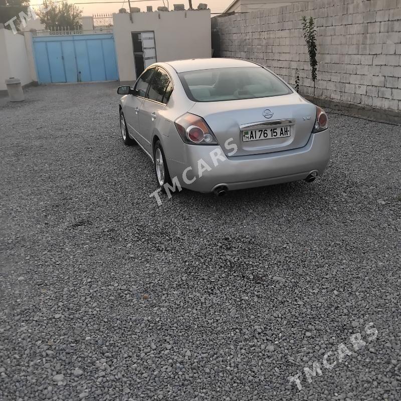 Nissan Altima 2007 - 80 000 TMT - Ак-Бугдайский этрап - img 2