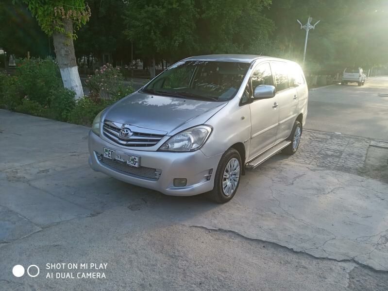 Toyota Innova 2010 - 170 000 TMT - 30 мкр - img 2