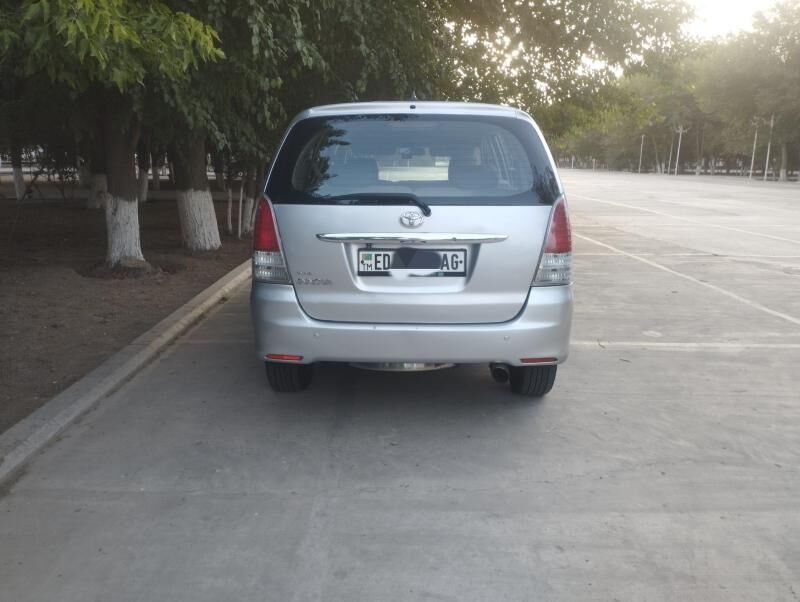 Toyota Innova 2010 - 170 000 TMT - 30 мкр - img 8