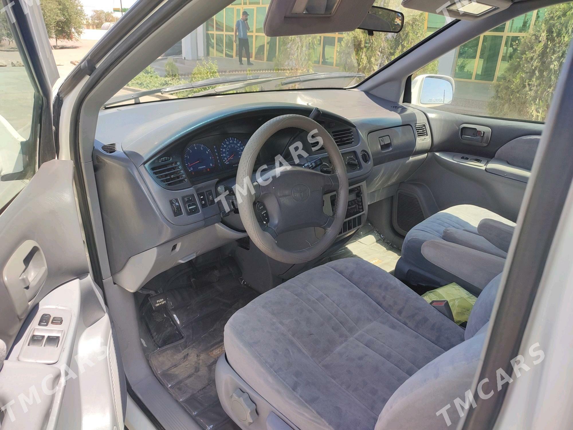 Toyota Sienna 2002 - 165 000 TMT - Gubadag - img 4