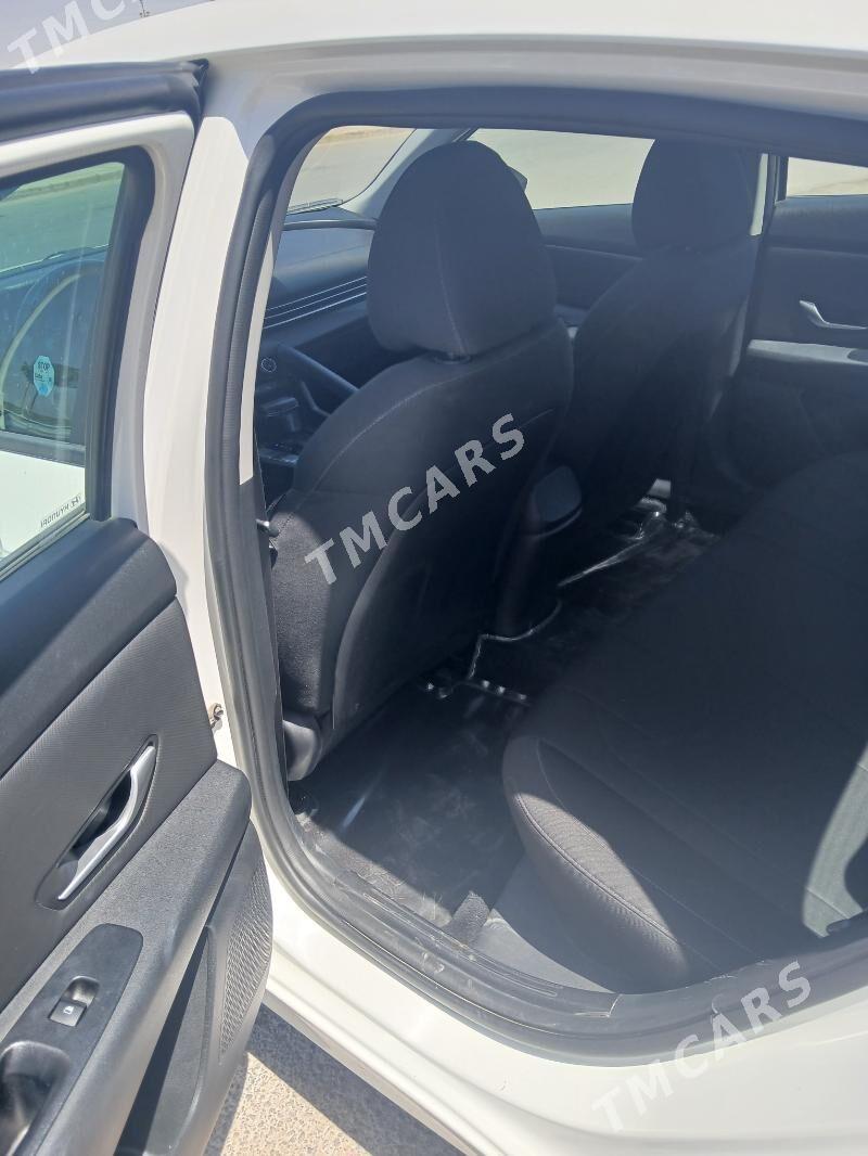 Hyundai Elantra 2021 - 230 000 TMT - Täze zaman - img 4