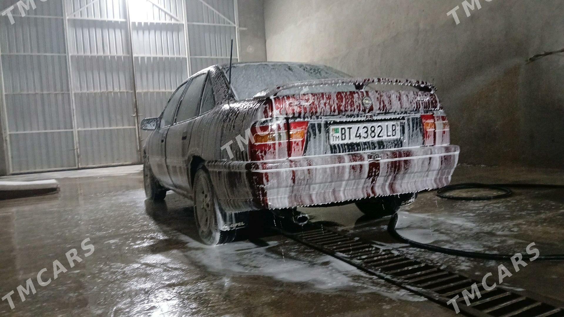 Opel Vectra 1992 - 22 000 TMT - Дянев - img 3