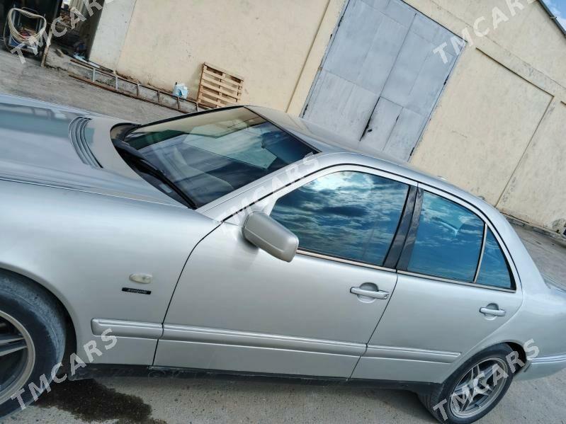 Mercedes-Benz E320 1997 - 70 000 TMT - Bereket - img 5