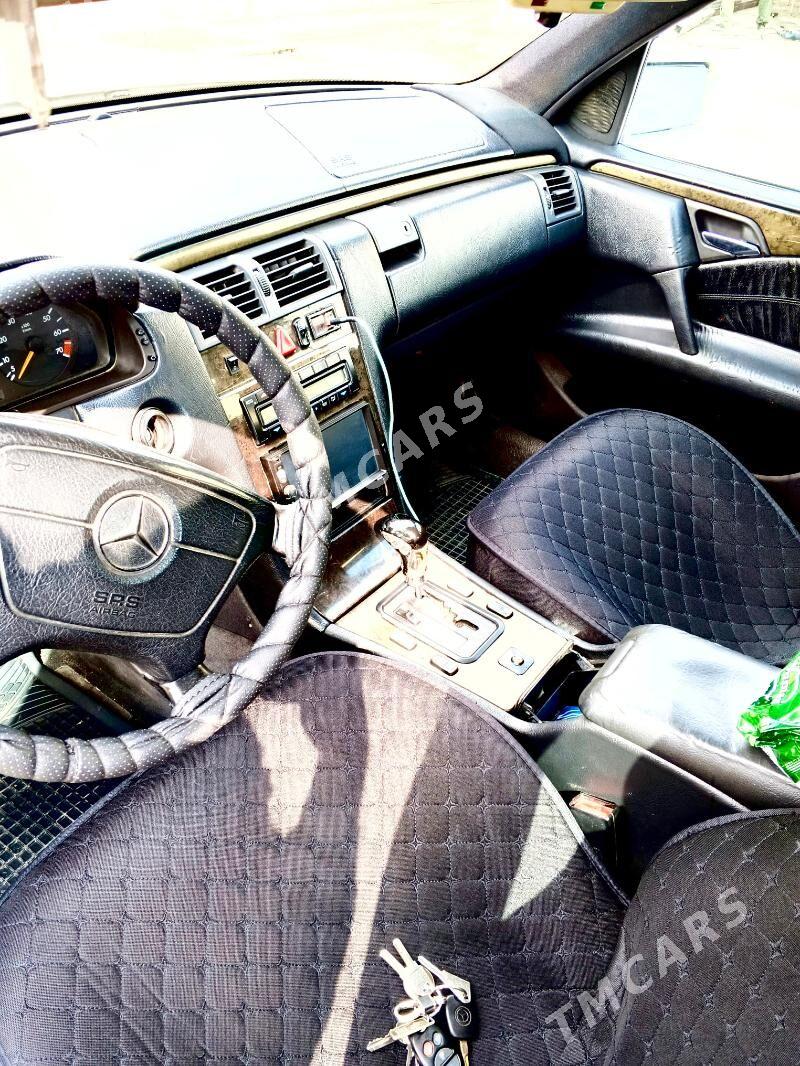 Mercedes-Benz E320 1997 - 70 000 TMT - Bereket - img 2