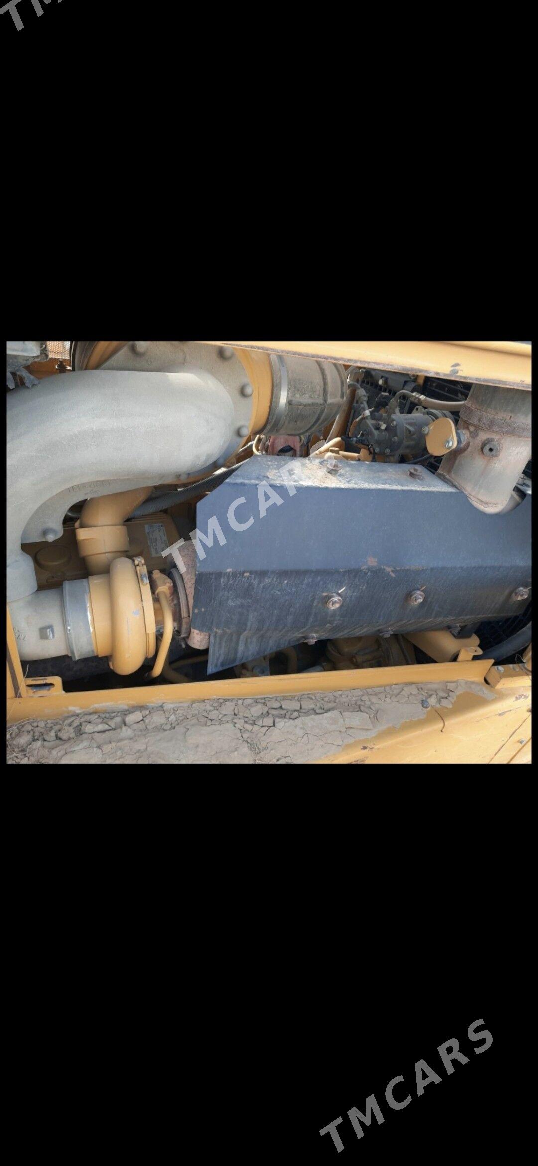 Caterpillar Dozer 2014 - 5 000 000 TMT - Ашхабад - img 2