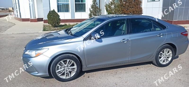 Toyota Camry 2016 - 290 000 TMT - Фарап - img 3