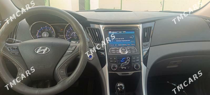 Hyundai Sonata 2013 - 160 000 TMT - Бахарден - img 7