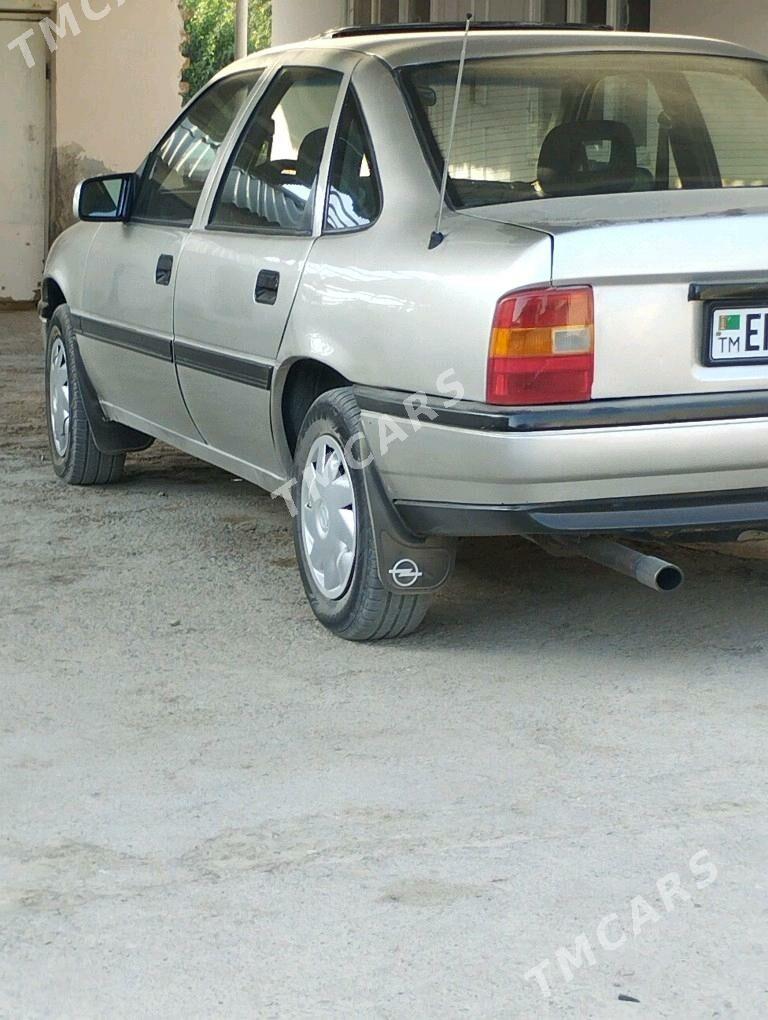 Opel Vectra 1992 - 40 000 TMT - Мары - img 2