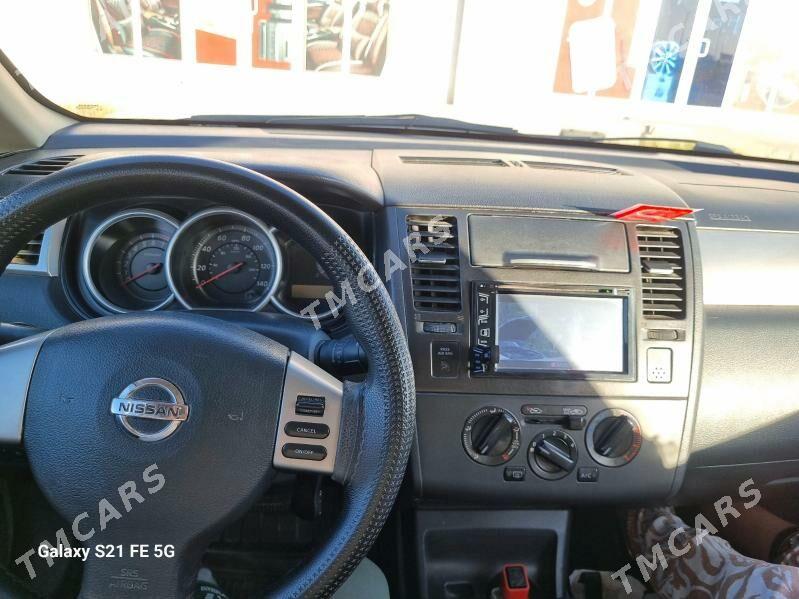 Nissan Versa 2010 - 118 000 TMT - Кака - img 5