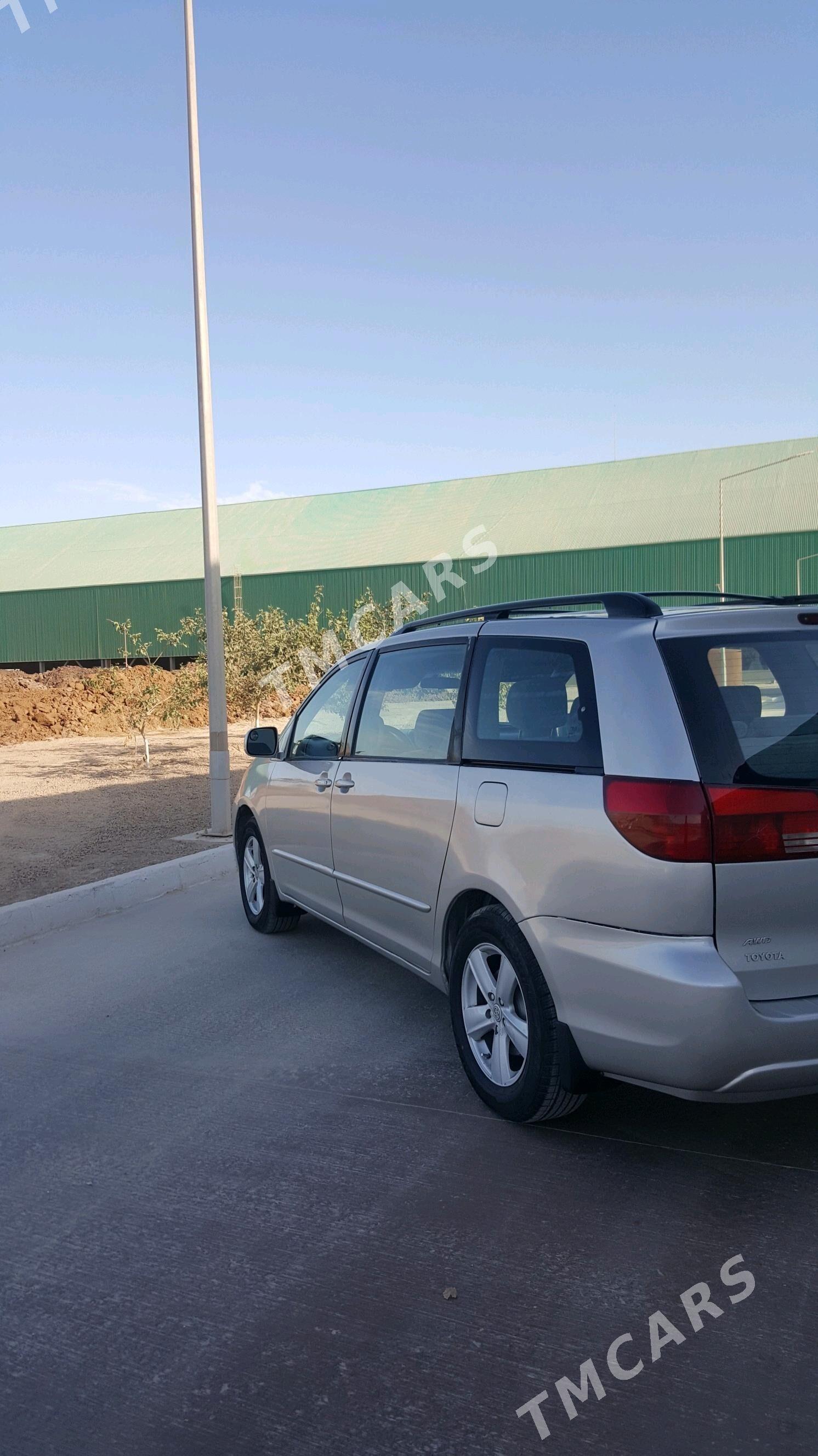 Toyota Sienna 2005 - 200 000 TMT - Гёкдепе - img 4