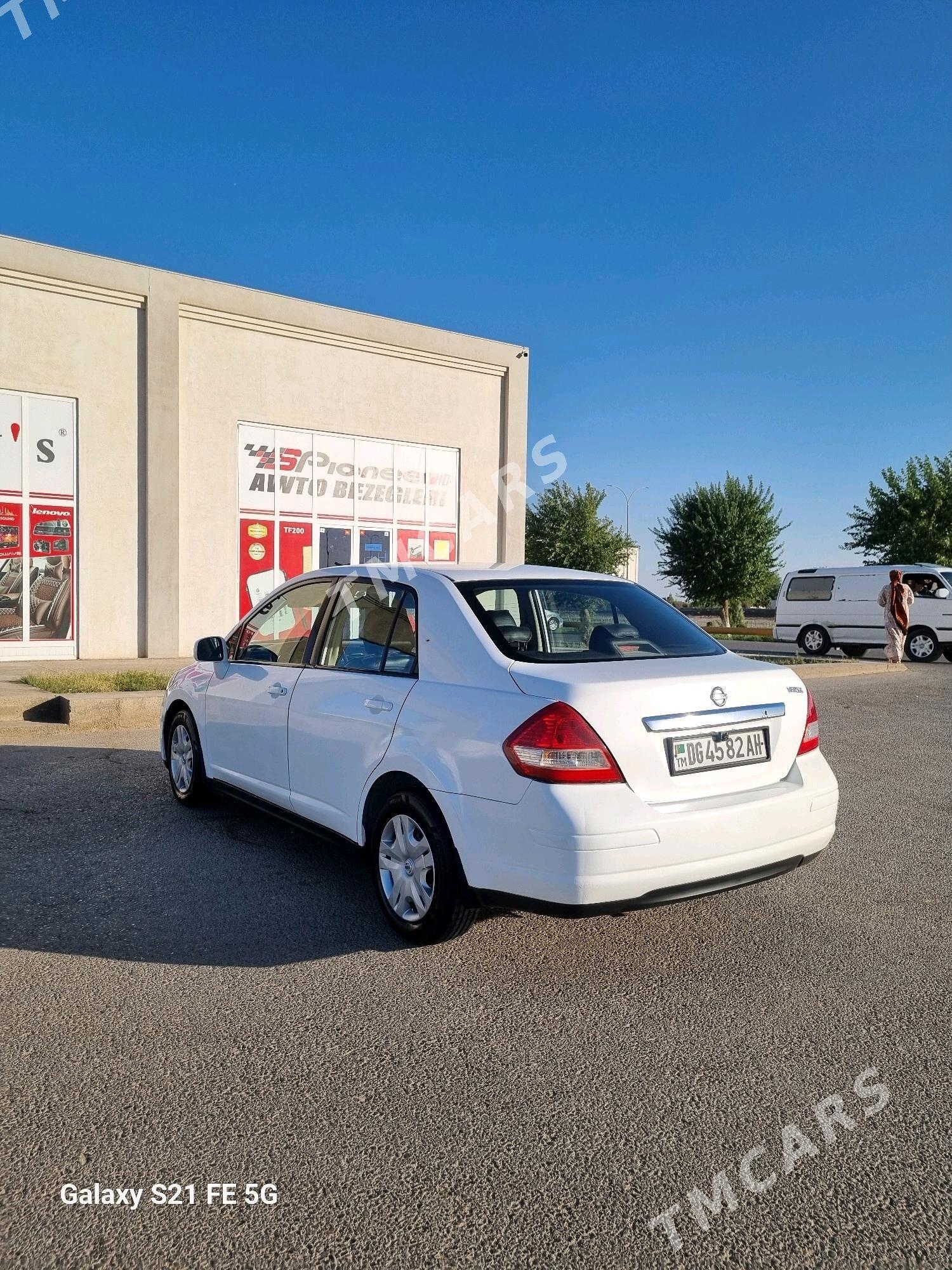 Nissan Versa 2010 - 118 000 TMT - Кака - img 6