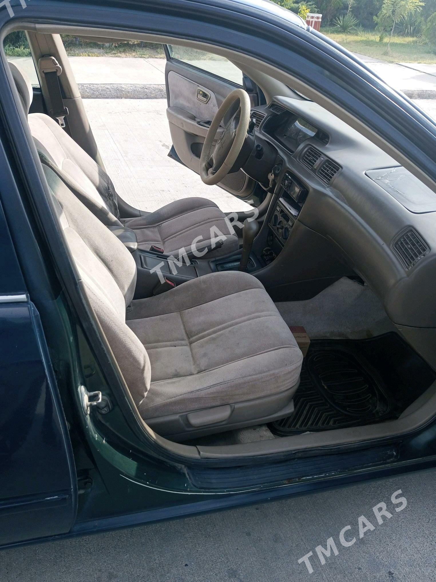 Toyota Camry 1998 - 90 000 TMT - Дашогуз - img 4