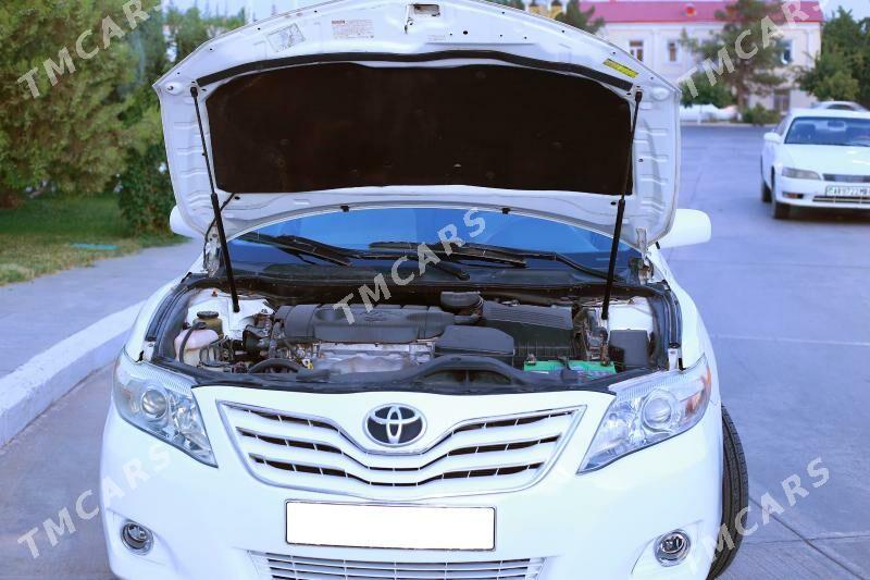 Toyota Camry 2010 - 180 000 TMT - Мары - img 3