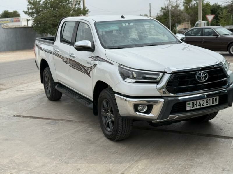 Toyota Hilux 2024 - 640 000 TMT - Балканабат - img 9