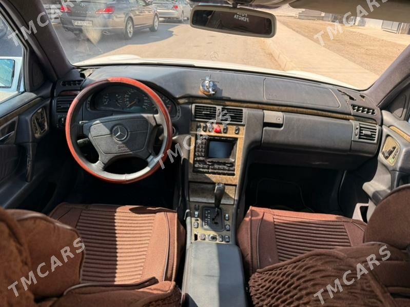 Mercedes-Benz E430 1999 - 110 000 TMT - Mary - img 8