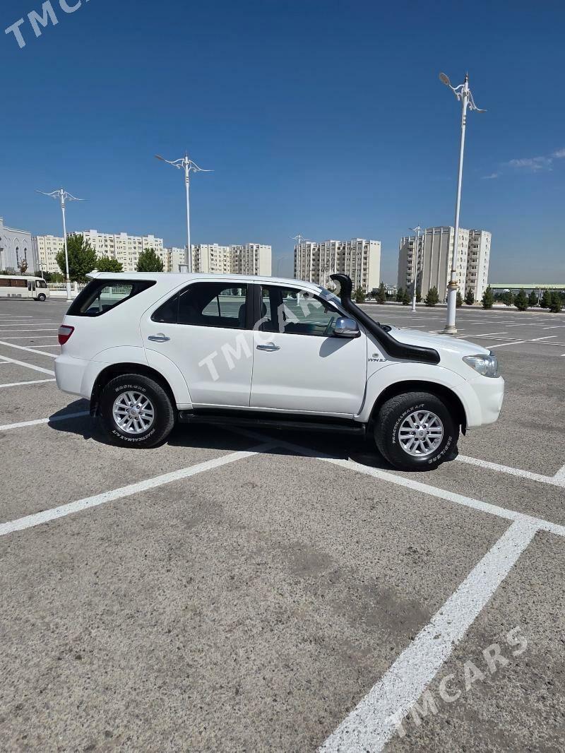 Toyota Fortuner 2009 - 290 000 TMT - Ашхабад - img 4