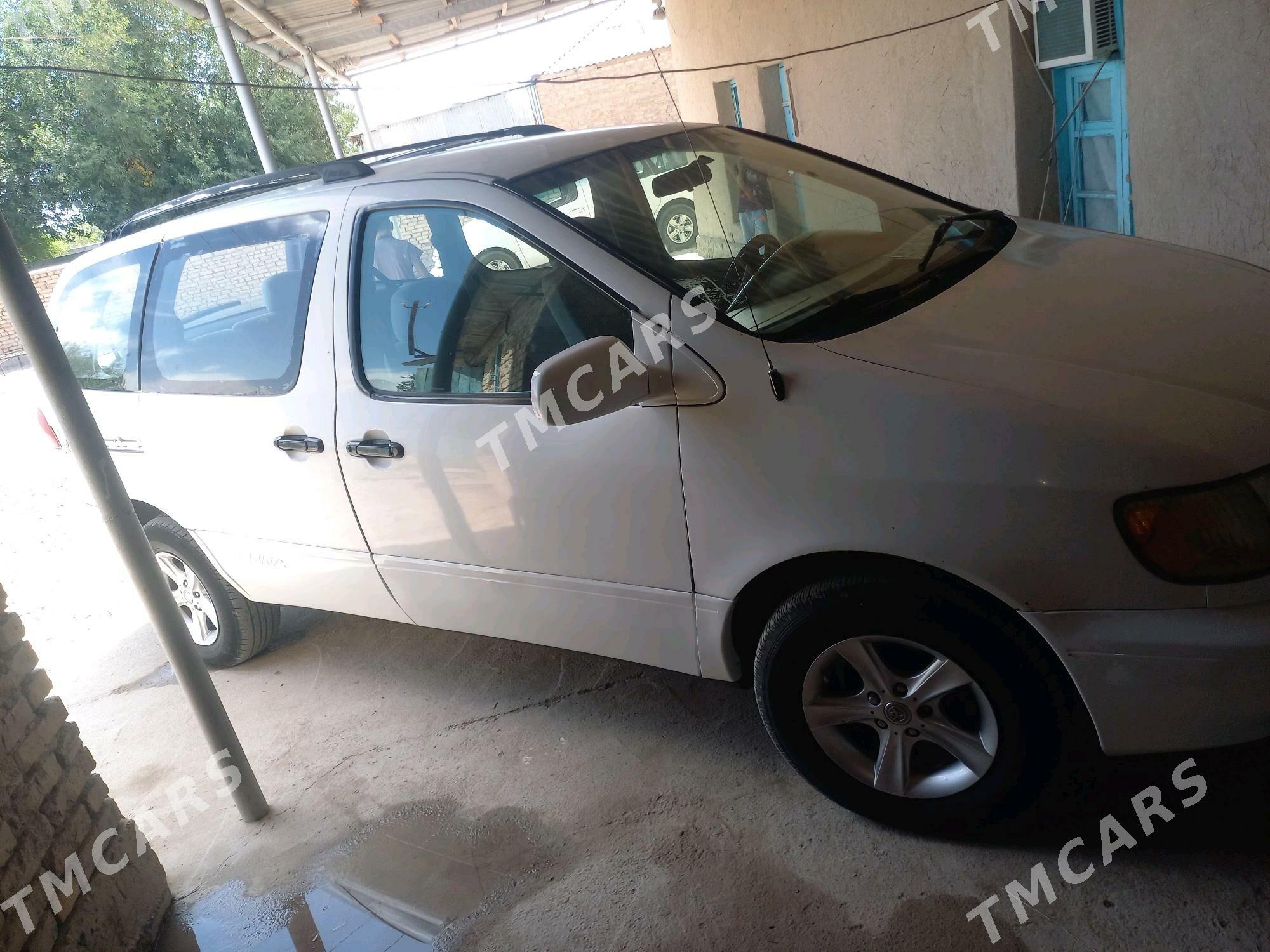 Toyota Sienna 1998 - 134 000 TMT - Кака - img 1
