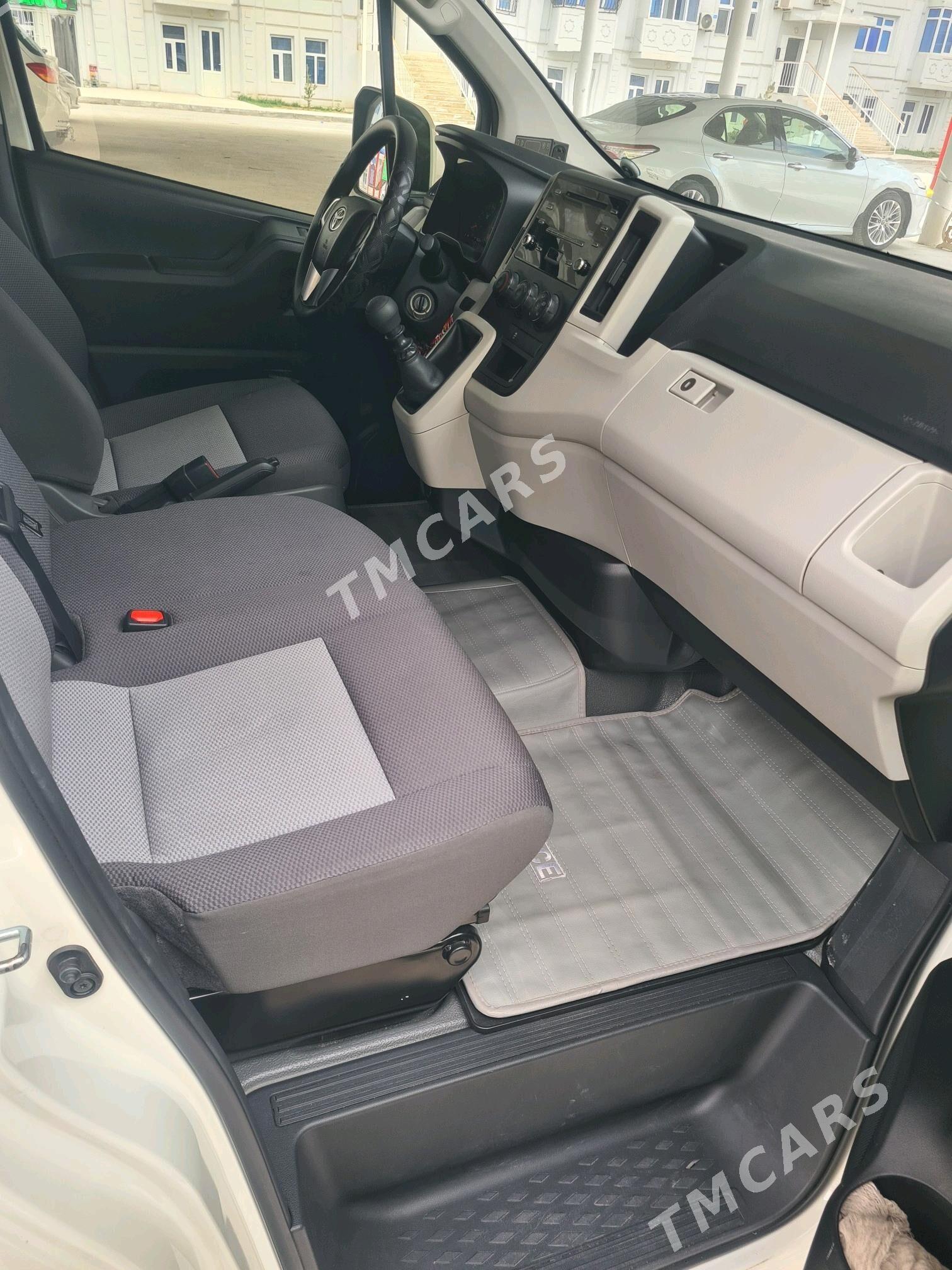 Toyota Hiace 2022 - 680 000 TMT - Türkmenabat - img 3
