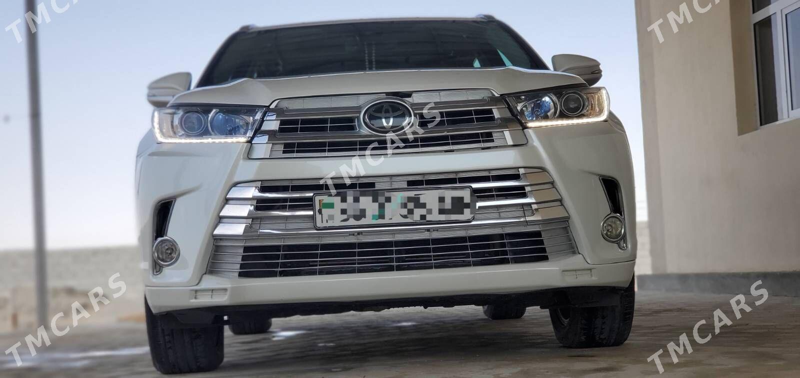 Toyota Highlander 2018 - 520 000 TMT - Ашхабад - img 2
