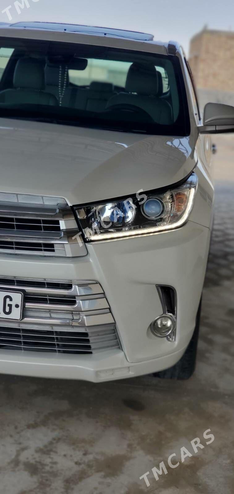 Toyota Highlander 2018 - 520 000 TMT - Ашхабад - img 5
