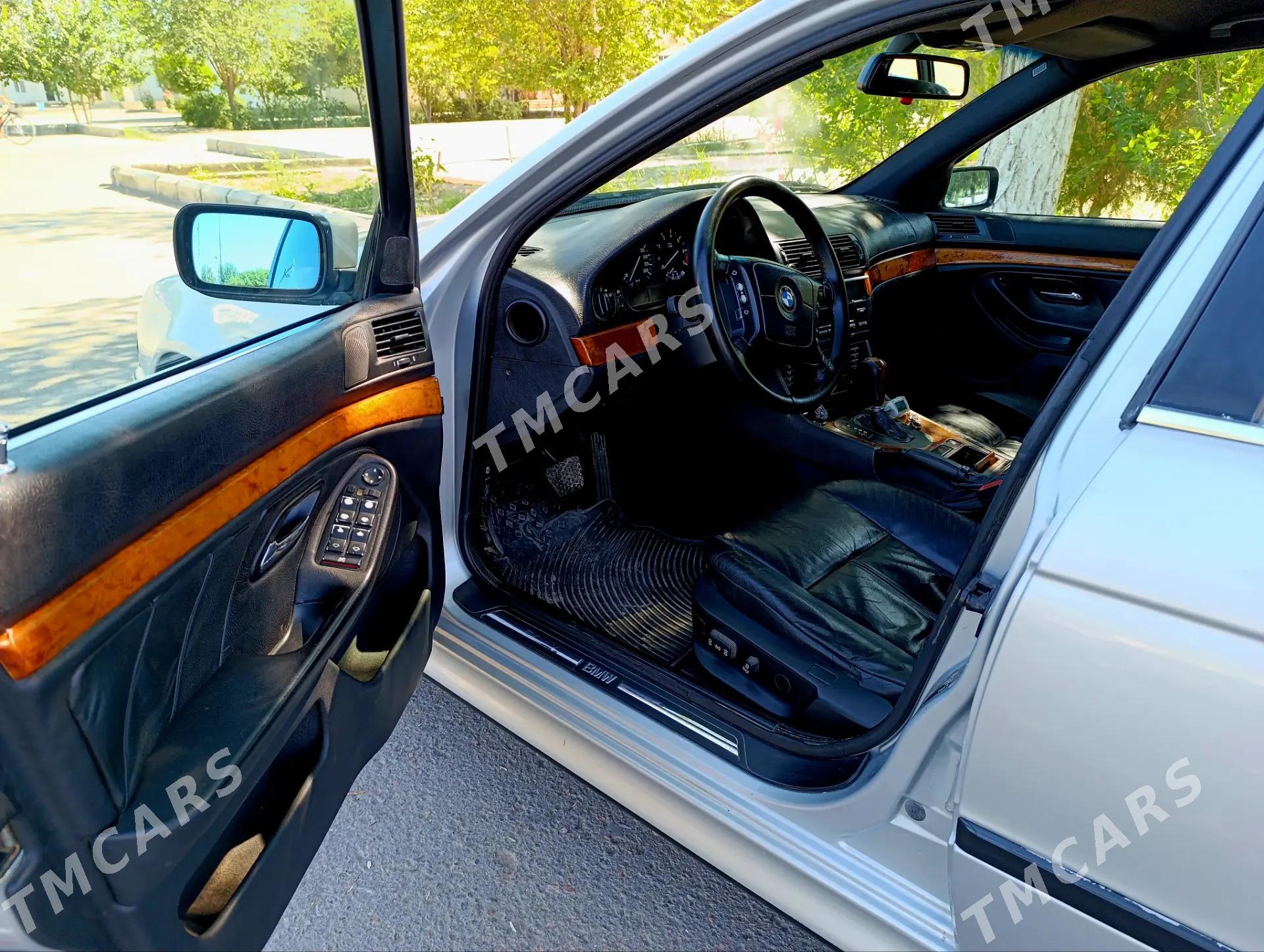 BMW 528 2000 - 87 000 TMT - Дашогуз - img 4