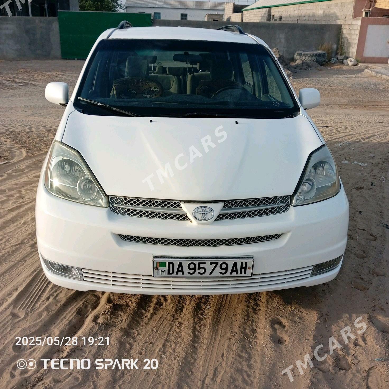 Toyota Sienna 2005 - 180 000 TMT - Büzmeýin - img 4