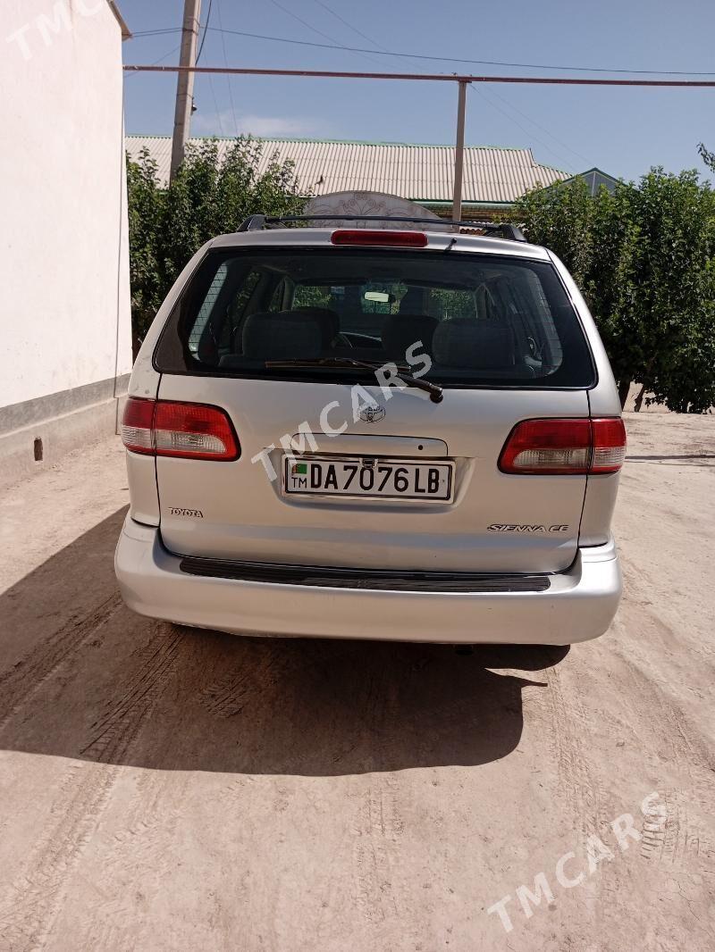 Toyota Sienna 2002 - 165 000 TMT - Халач - img 5