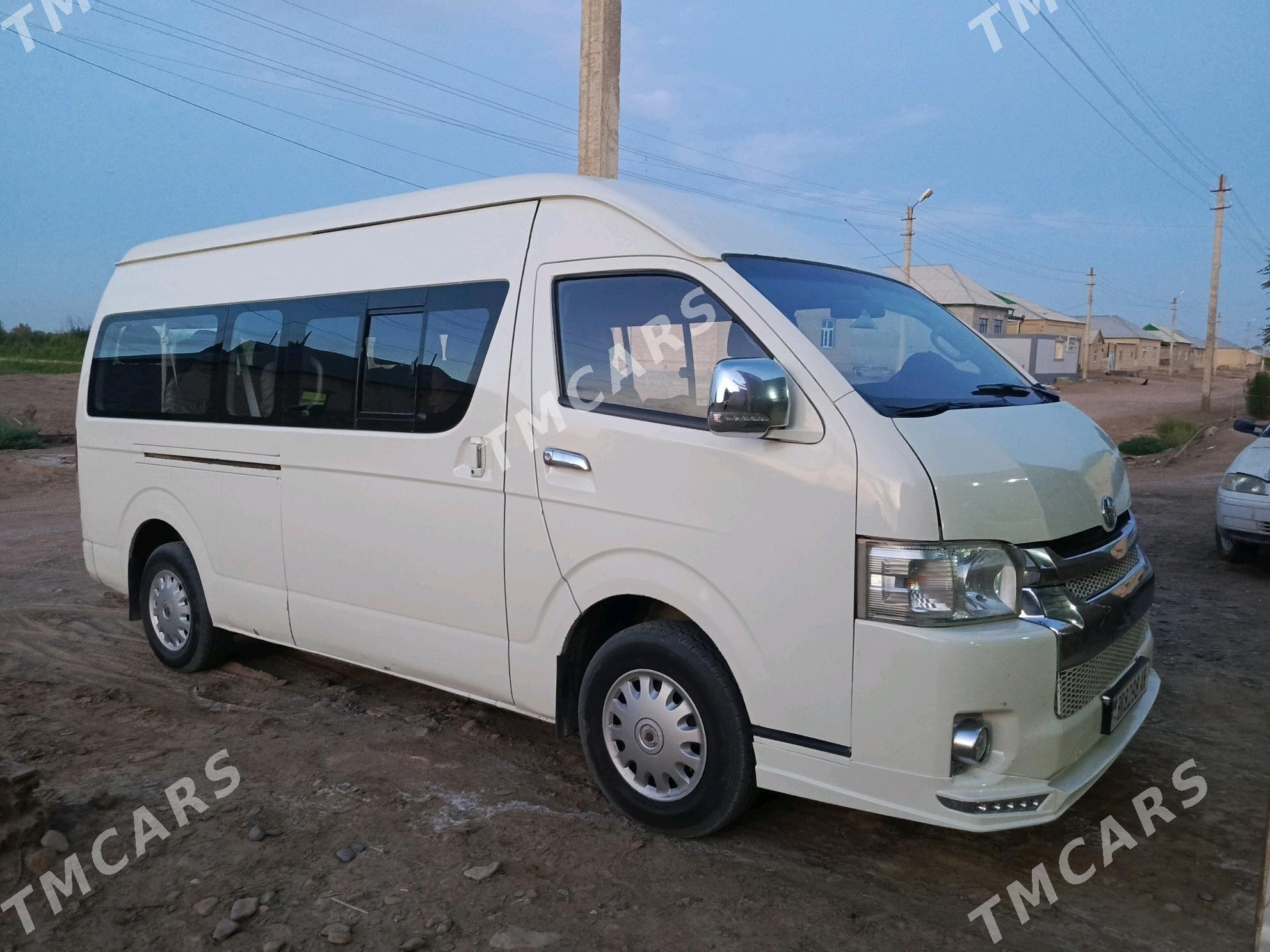 Toyota Hiace 2012 - 250 000 TMT - Бабадайхан - img 1