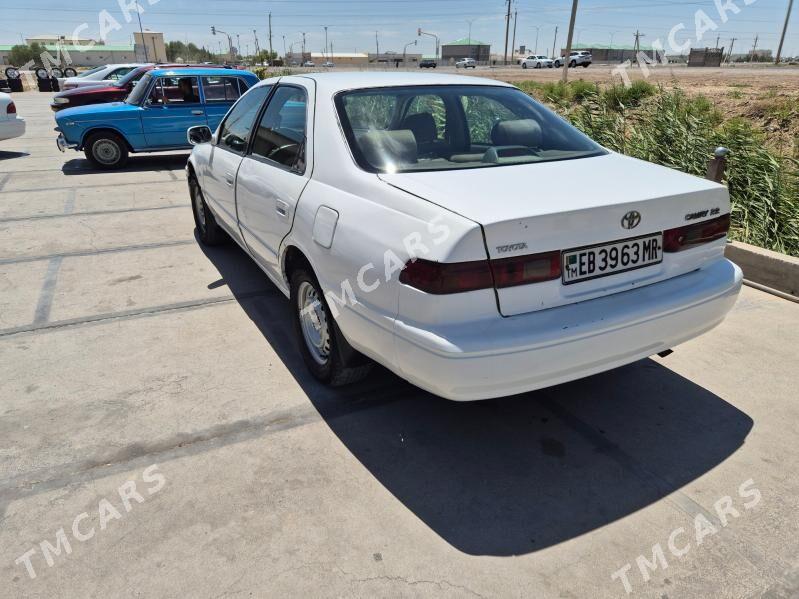 Toyota Camry 1998 - 70 000 TMT - Baýramaly - img 4