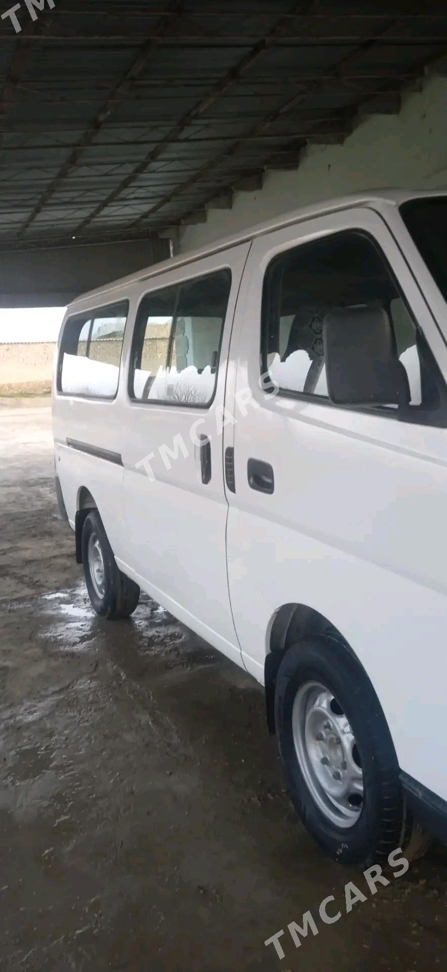 Toyota Hiace 2002 - 75 000 TMT - Туркменгала - img 1