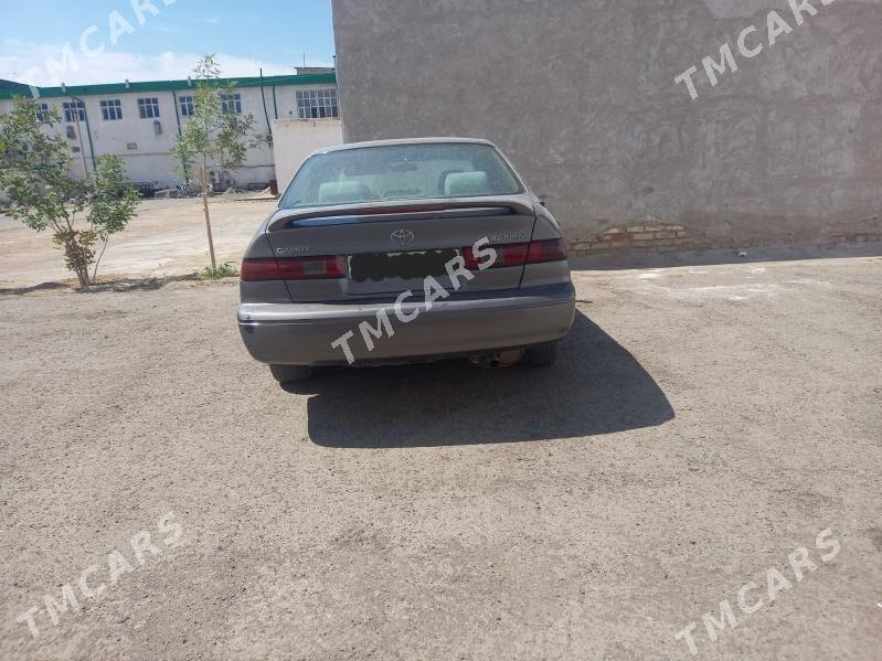 Toyota Camry 1997 - 102 000 TMT - Дашогуз - img 2