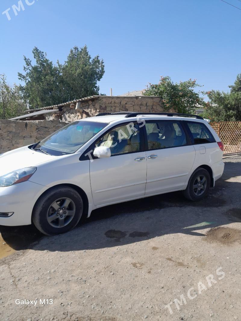 Toyota Sienna 2006 - 220 000 TMT - Койтендаг - img 3