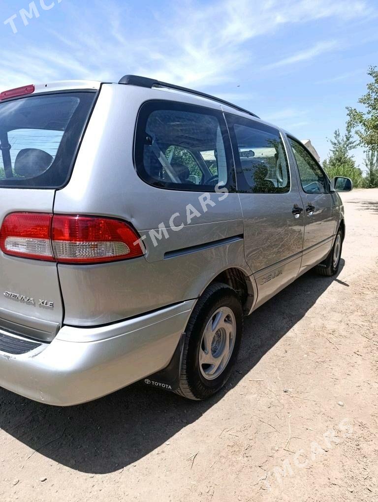 Toyota Sienna 2002 - 160 000 TMT - Халач - img 2