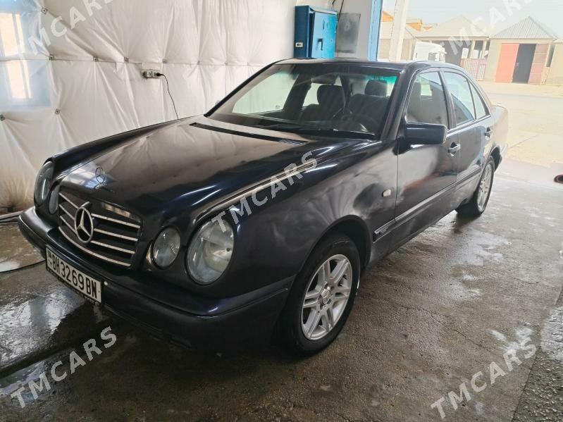 Mercedes-Benz E320 1999 - 54 000 TMT - Gumdag - img 1