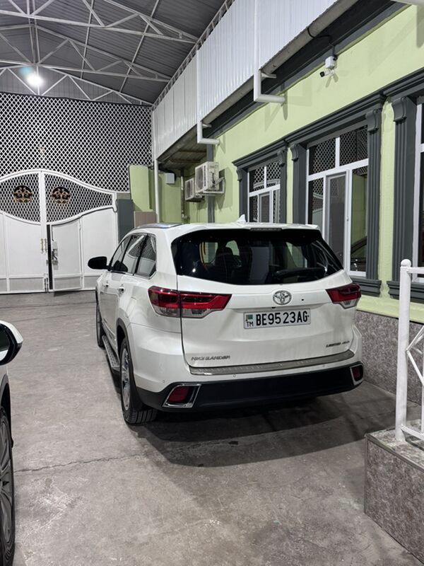 Toyota Highlander 2019 - 535 000 TMT - Ашхабад - img 4