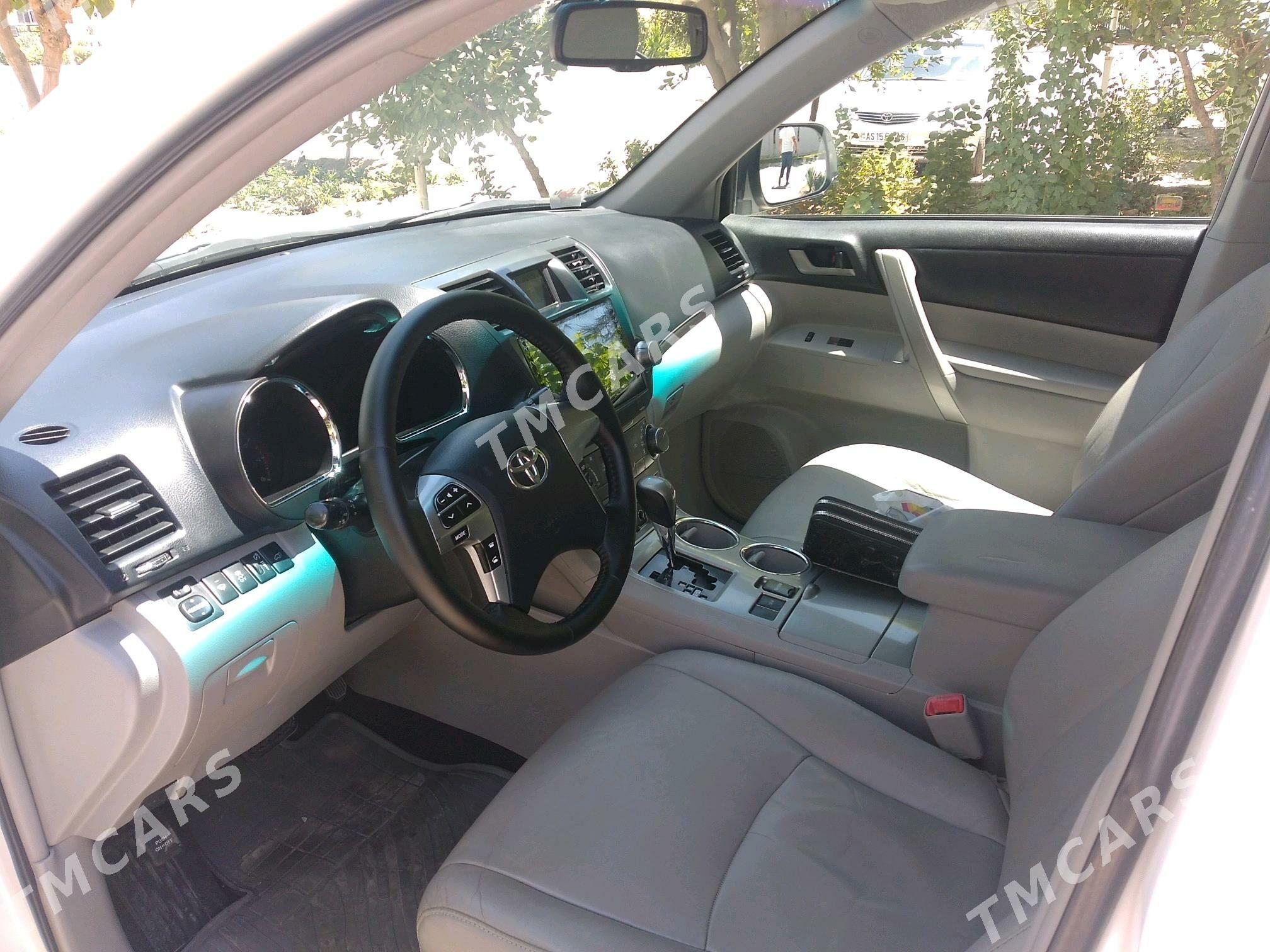 Toyota Highlander 2013 - 300 000 TMT - Mary - img 4
