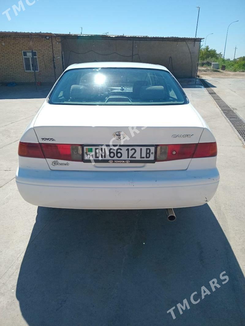 Toyota Camry 2000 - 90 000 TMT - Фарап - img 3
