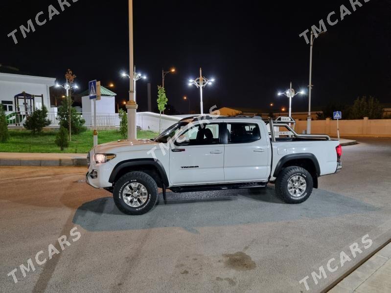 Toyota Tacoma 2018 - 390 000 TMT - Aşgabat - img 3