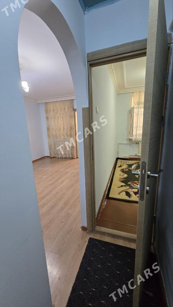 В ЦЕНТРЕ 1 КОМ-АЯ - Ашхабад - img 2
