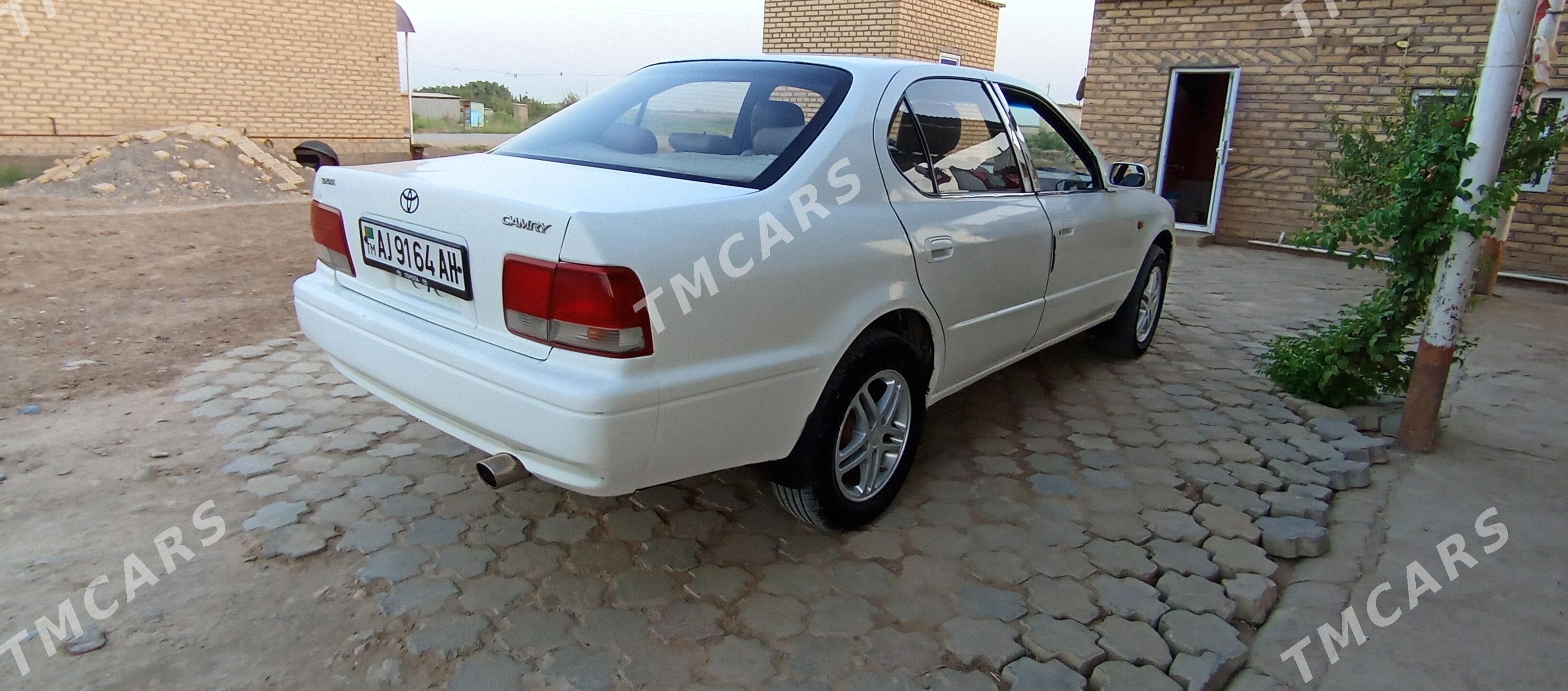 Toyota Camry 1994 - 50 000 TMT - Теджен - img 5