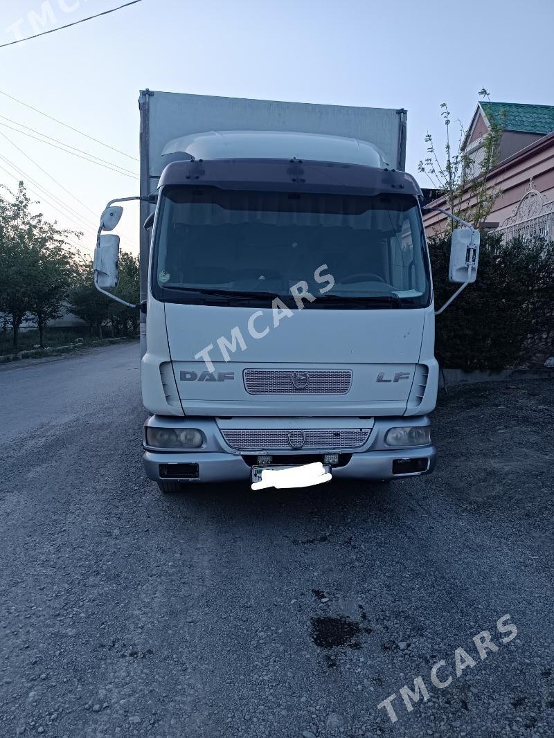 DAF LF 2003 - 300 000 TMT - Garadamak - img 2