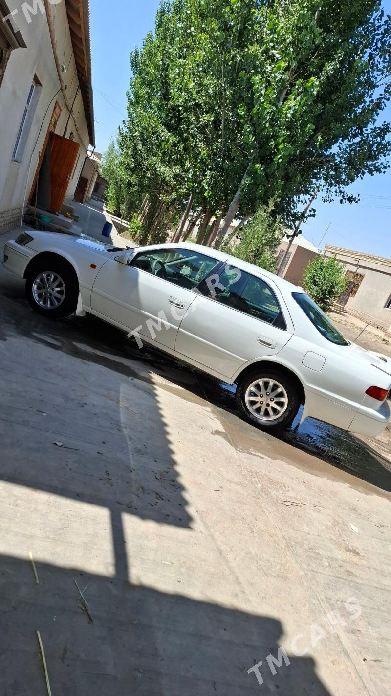 Toyota Camry 2001 - 140 000 TMT - Шабатский этрап - img 3