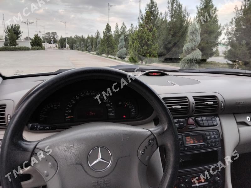 Mercedes-Benz E320 2001 - 120 000 TMT - Кëши - img 4