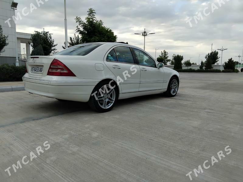 Mercedes-Benz E320 2001 - 120 000 TMT - Кëши - img 9