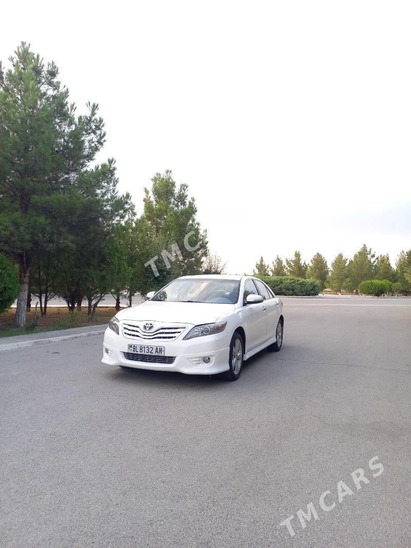 Toyota Camry 2010 - 128 000 TMT - Бахарден - img 3